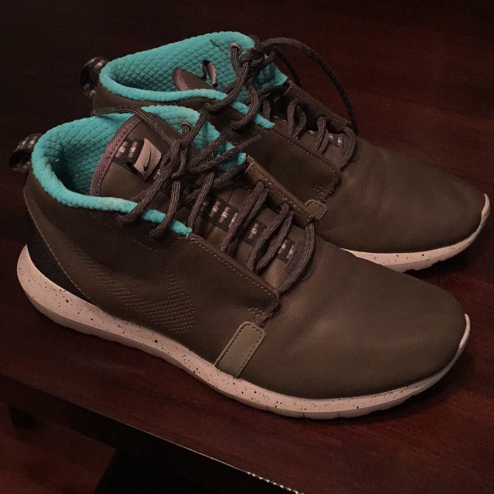 Nike Roshe Mid